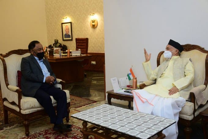 Uttarakhand Weather: जोशीमठ के ऊंचाई वाले इलाकों में जमकर बर्फबारी, ठंड की चपेट में क्षेत्र, देखें तस्वीरें