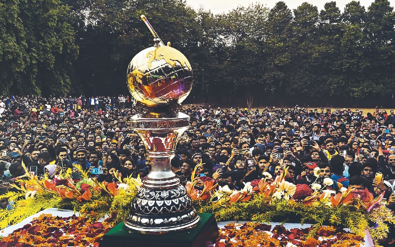 Hockey World Cup : हॉकी वर्ल्ड कप ट्रॉफी के स्वागत में उमड़े लोग, चक दे इंडिया से गूंजा शहर