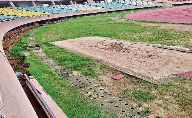 मेगा स्पोर्ट्स कॉम्प्लेक्स के एथलेटिक्स स्टेडियम में फेंसिंग गिरने का मामला : खेल सचिव ने करायी जांच, लापरवाही उजागर