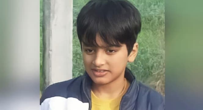 Ghaziabad News: बच्चे ने खिड़की से बाहर निकाला सिर, गेट से टकराने पर दर्दनाक मौत, परिजनों ने किया रोड जाम