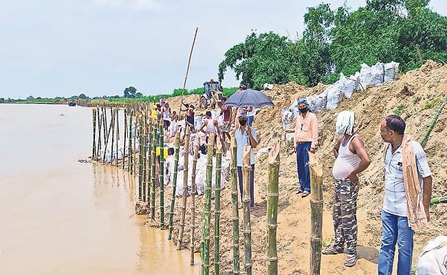 Bihar Flood 2021: बेगूसराय के दर्जनों गांव पर कटाव का खतरा, सैकड़ों एकड़ उपजाऊ जमीन भी गंगा में हो जायेगी विलीन