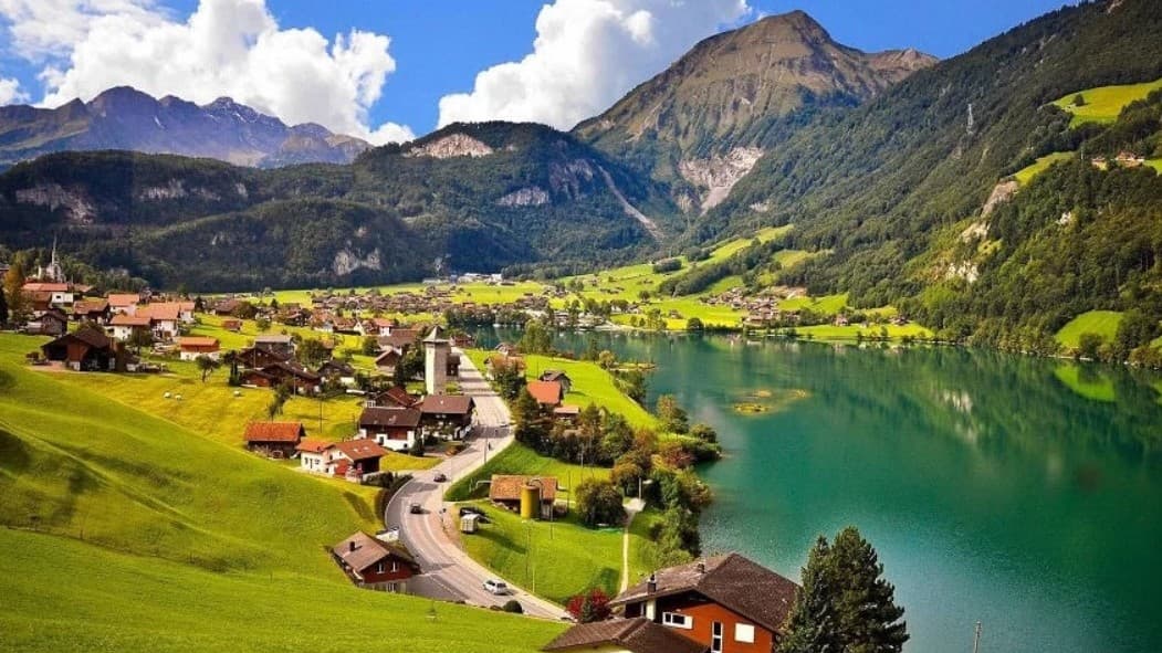 Mini Switzerland In India : भारत का ‘मिनी स्विट्जरलैंड’ आपने घूमा क्या? विदेशों से भी आते हैं पर्यटक