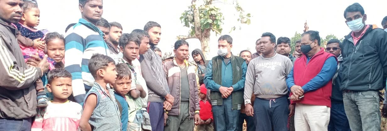 खलिहान में लगी आग में दो जिंदा जले, एक की स्थिति गंभीर, गिरिडीह विधायक ने परिजनों को दिया मुआवजा का आश्वासन