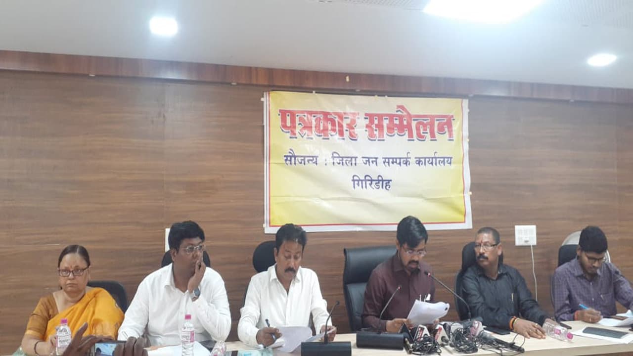 झारखंड पंचायत चुनाव 2022: चुनाव लड़ने को लेकर गिरिडीह के 6 मुखिया पर लटकी तलवार, जानें पूरा मामला