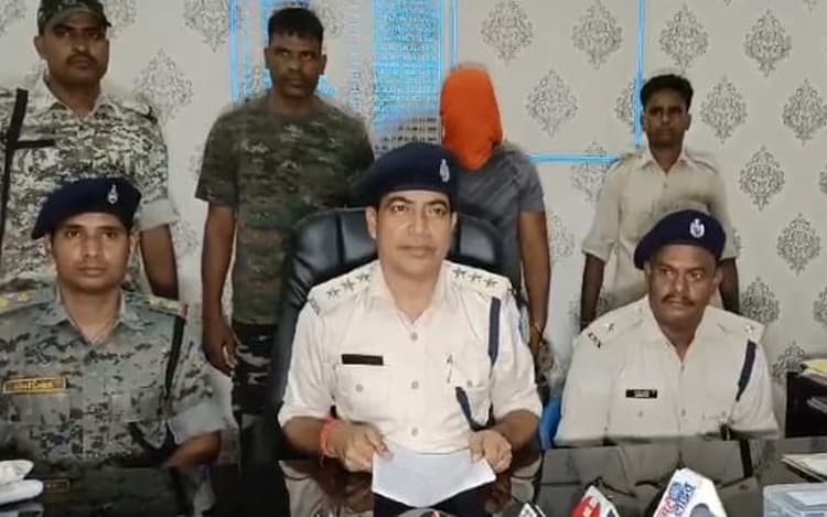 साइबर क्राइम : ऑनलाइन लिंक बनाकर लोगों से ठगी करने का आरोपी गिरफ्तार, 5 लाख लोगों के मोबाइल नंबर मिले