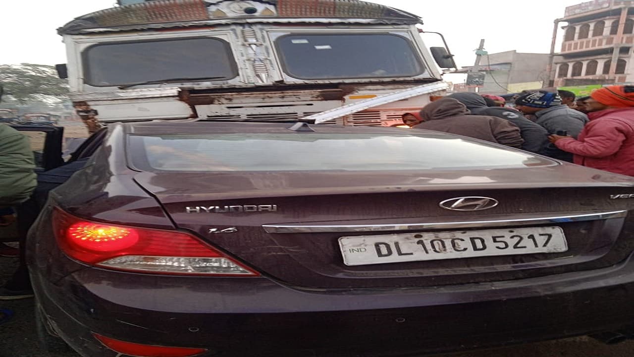 Jharkhand News: कार व ट्रक में आमने-सामने की भिड़ंत, कार सवार की मौत, एक व्यक्ति घायल, ट्रक चालक फरार