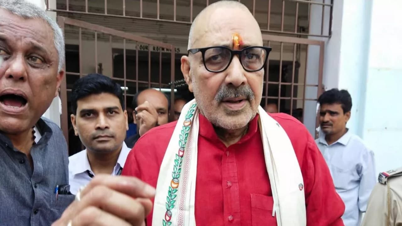 Bihar Politics: तेजस्वी यादव पर भड़के गिरिराज सिंह, अपराध के मुद्दे पर याद दिलायी ये बात