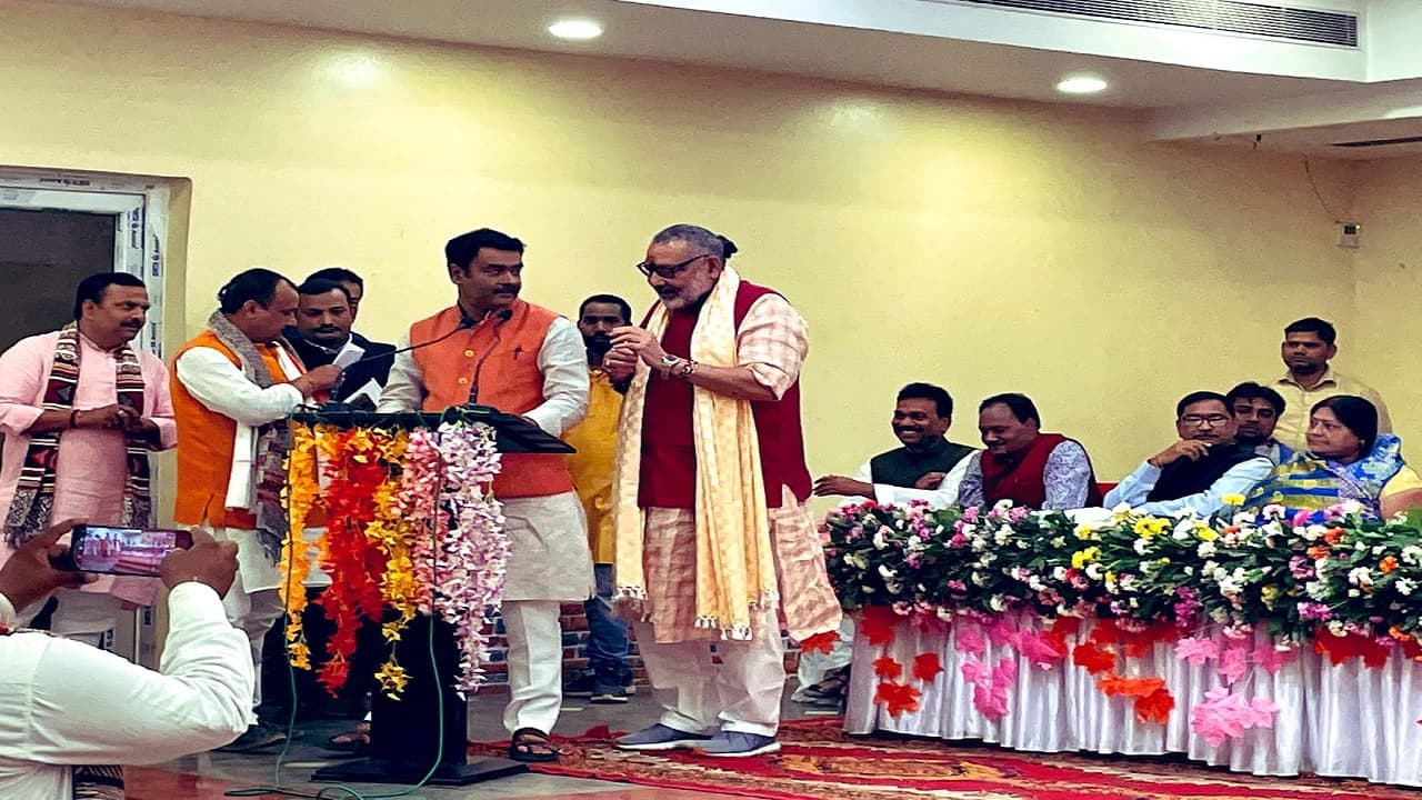 गिरिराज सिंह से उलझकर चर्चे में आए थे MLC रजनीश, जीत दिलाने उतरे दिग्गज लेकिन हारे, भीतरघात का आरोप