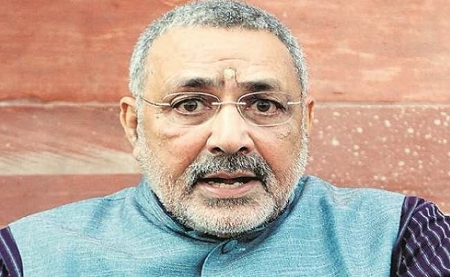 कोरोना का संबंध मछली, अंडे और चिकेन से नहीं, छोड़ने से हो सकती है प्रोटीन की कमी : गिरिराज