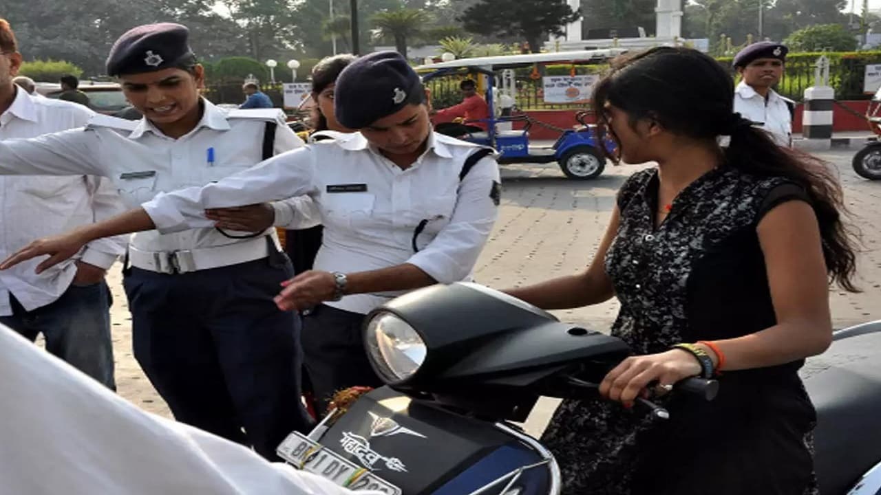 खुशखबरी...18 लाख वाहनों का चालान माफ! जानें किस राज्य सरकार ने लिया फैसला और क्या है वजह?