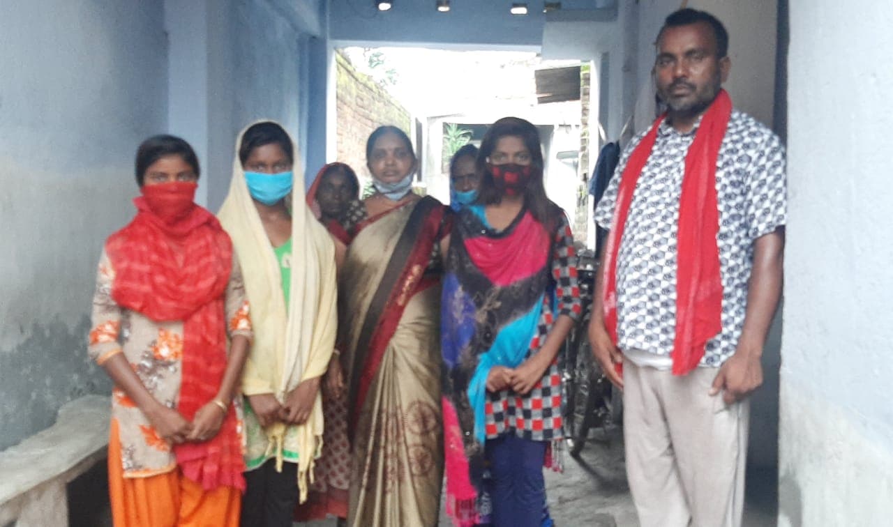 काम की तलाश में घर से निकलीं 3 नाबालिग हजारीबाग से ऐसे सुरक्षित लौटीं बोकारो काम की तलाश में घर से निकलीं 3 नाबालिग हजारीबाग से ऐसे सुरक्षित लौटीं बोकारो