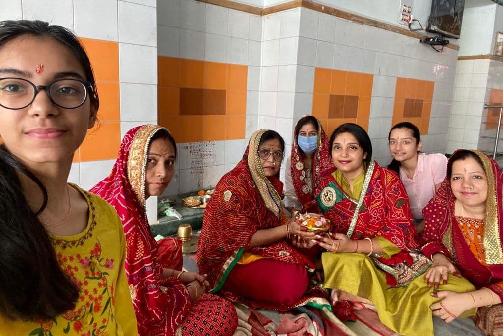 Gangor Puja 2021: सुहागिन महिलाओं और कुंवारी कन्याओं ने की गणगौर पूजा, पढ़िए क्या है पौराणिक मान्यताएं