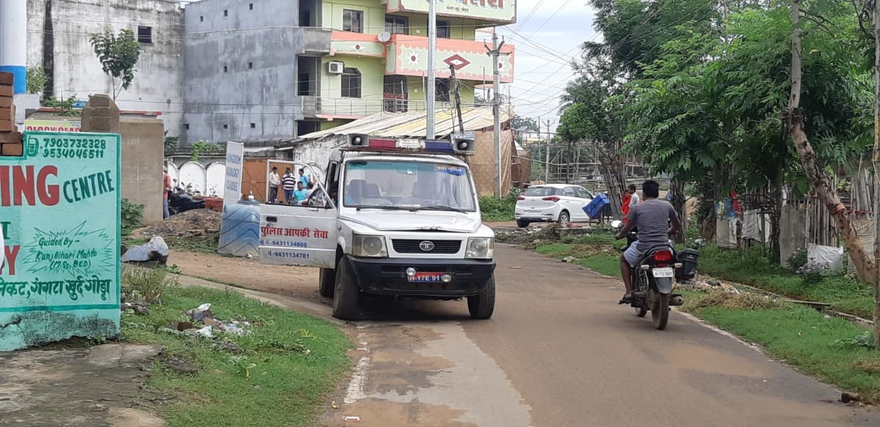 झारखंड के गोड्डा में डाककर्मी ने लगायी फांसी, पत्नी ने डाक निरीक्षक पर लगाया प्रताड़ना का आरोप