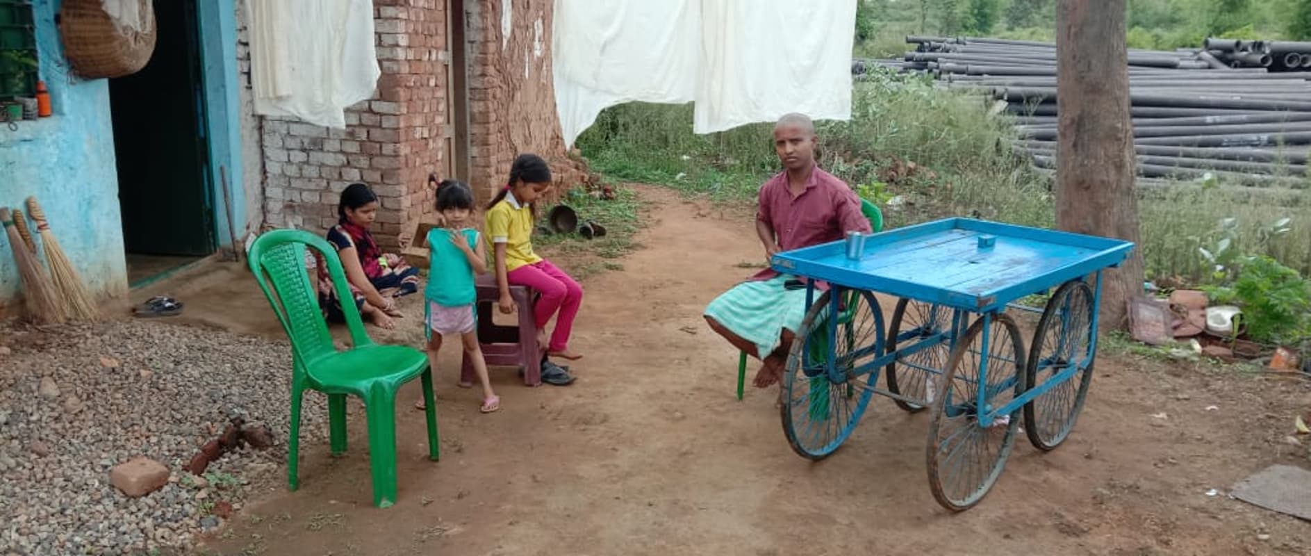 मुंबई से लौटे झारखंड के प्रवासी श्रमिक ने होम कोरेंटिन में लगायी फांसी, 1100 लोगों की आबादी वाले गांव में शव को कंधा देने नहीं आये चार लोग