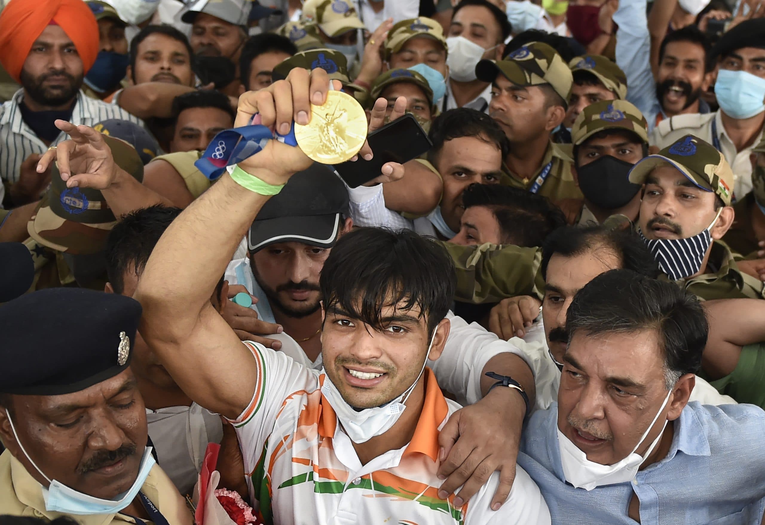 GOLD का कमाल, यहां 'नीरज' नाम वालों को फ्री पेट्रोल और सैर का ऑफर !