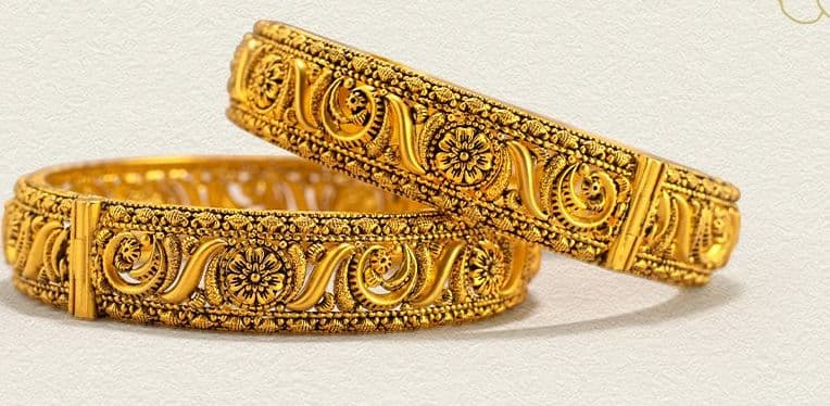Gold Price Today : दस हजार रुपये सस्ता हुआ सोना! आने वाले समय में कीमत होगी एक लाख के पार, जानें ताजा भाव