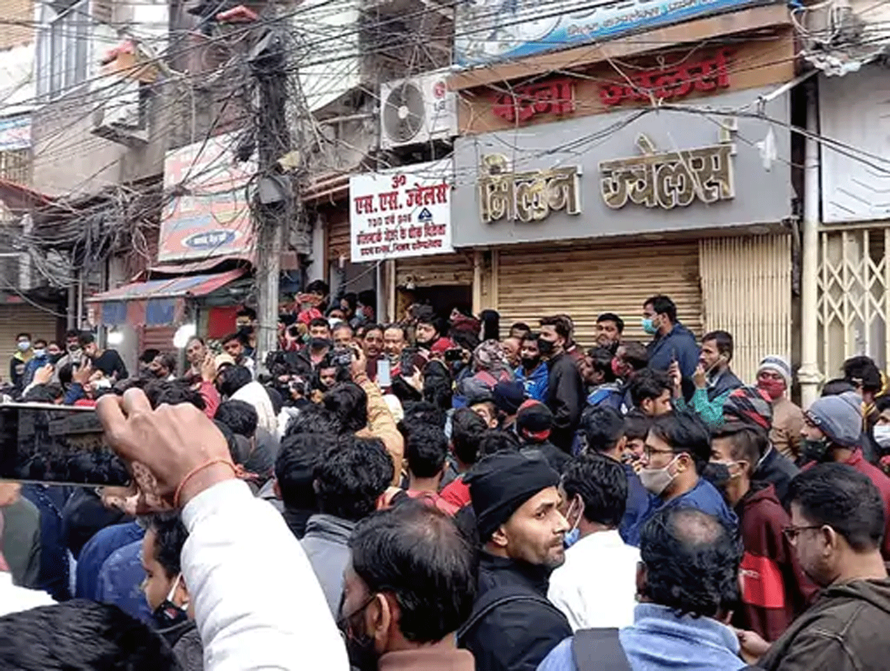 Patna Crime News: बाकरगंज सोना लूट में पुलिस को मिली बड़ी सफलता, 9 किलो सोना के साथ 5 अपराधी गिरफ्तार