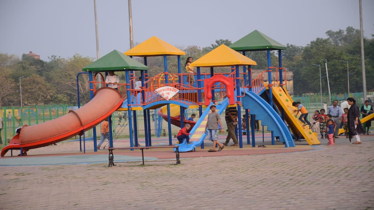 Jharkhand news: धनबाद के गाेल्फ ग्राउंड पार्क का उठा सकते हैं आनंद, तो जेब करें ढीली