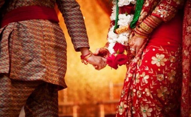 शादियों पर कोरोना संकट, अप्रैल-मई में शादियां टलीं तो सिर्फ 7 दिन हैं शादी के...