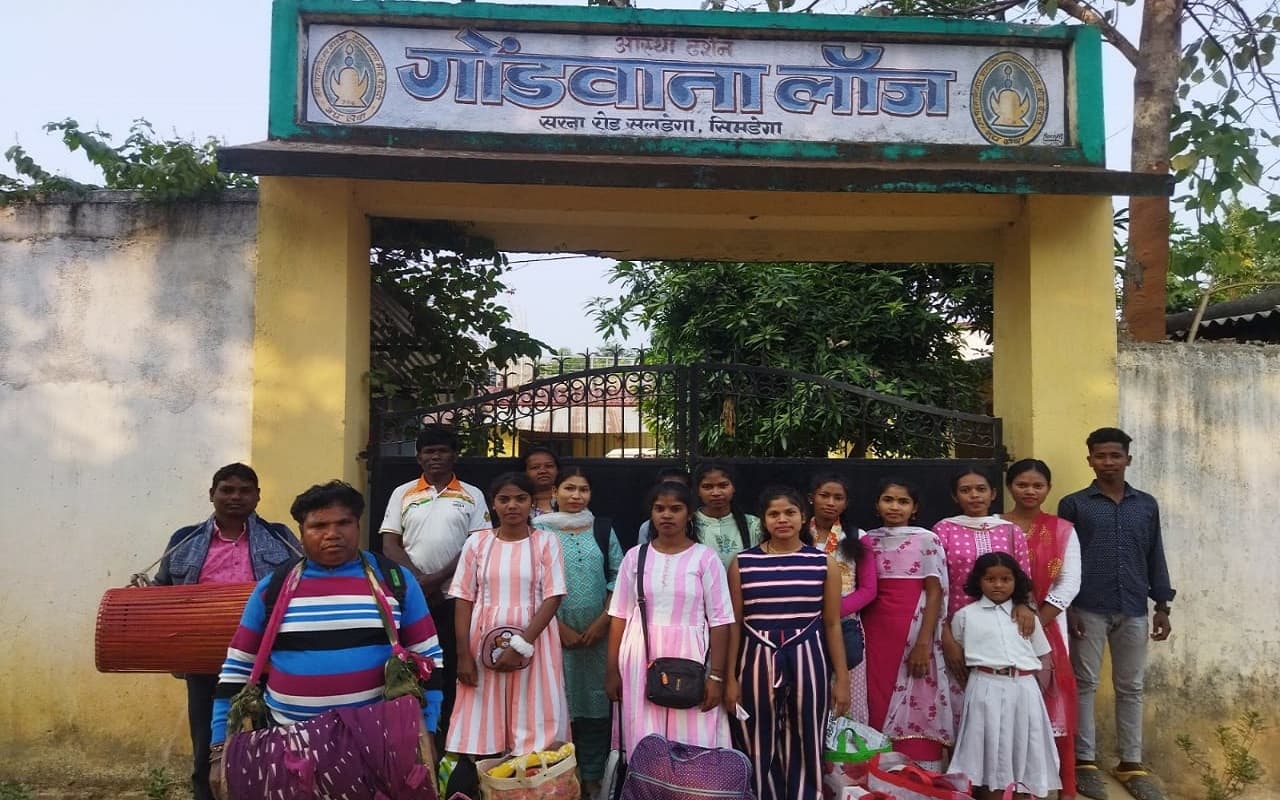 संवाद कार्यक्रम : जमशेदपुर में किहो नृत्य पेश करेंगी सिमडेगा की छात्राएं, 10 देशों के आदिवासी होंगे शामिल