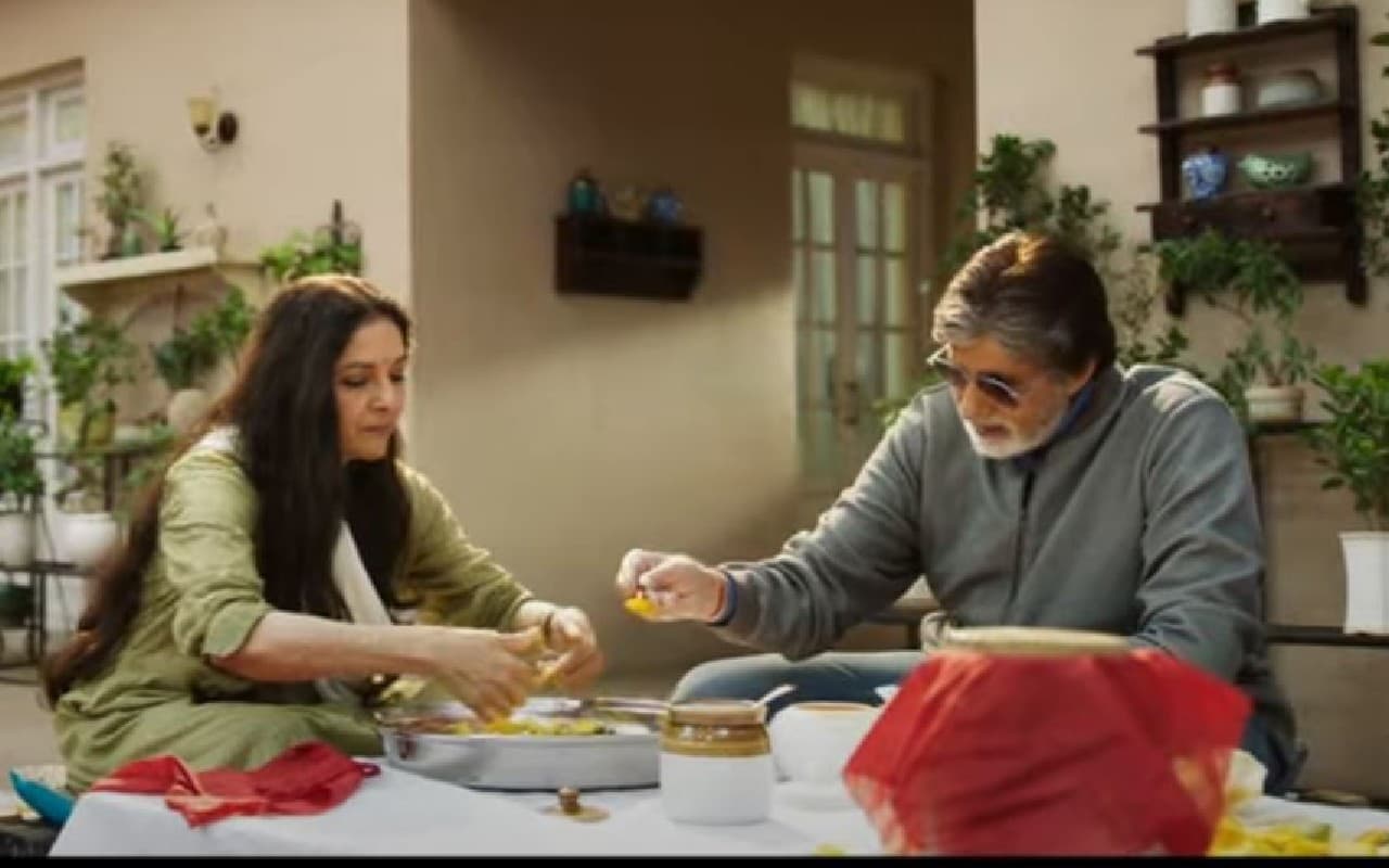 Goodbye: अमिताभ बच्चन और नीना गुप्ता की फिल्म गुडबाय का गाना ‘Chann Pardesi’ रिलीज, दिखी खूबसूरत कहानी