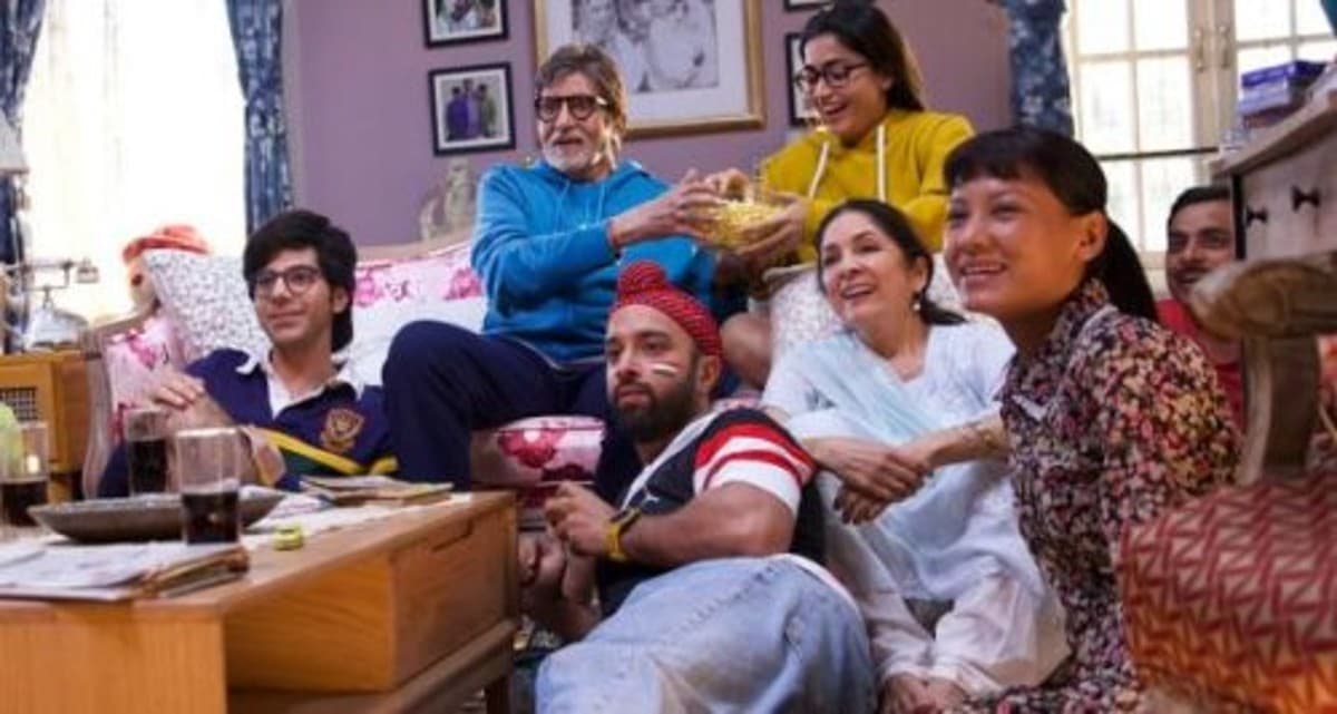 रश्मिका मंदाना के साथ पॉपकॉर्न खाते दिखे अमिताभ बच्चन, फिल्म गुड बॉय का फर्स्ट लुक जारी