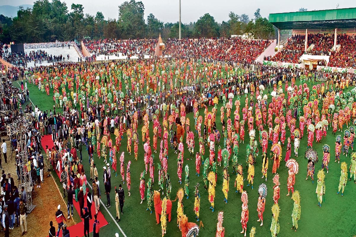 Jharkhand: गूंज महोत्सव में 5000 से अधिक छऊ कलाकारों ने नृत्य कर बनाया रिकॉर्ड, राज्यपाल ने दिया ये संदेश