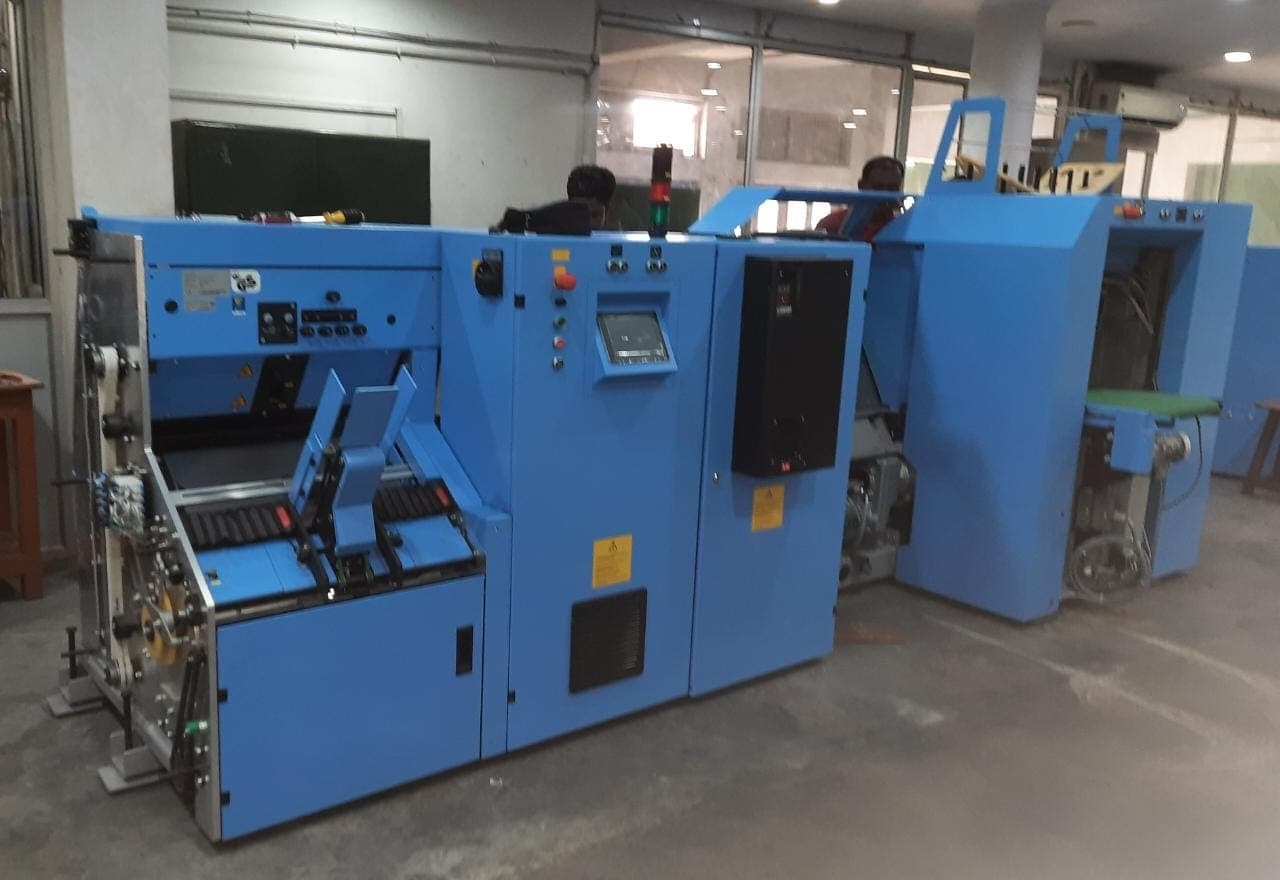 स्विट्जरलैंड से गीता प्रेस पहुंचीं 2 करोड़ की सिलाई मशीन, अब 25 फीसदी बढ़ जाएगा पुस्तकों का उत्पादन