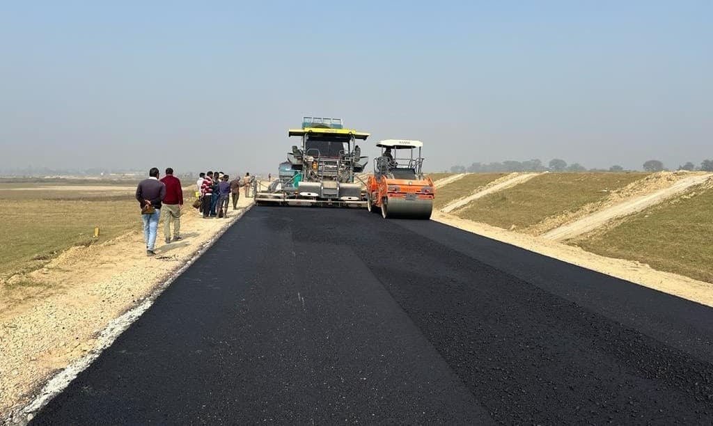 UP News: एक्सप्रेस-वे, हाई-वे, एयरपोर्ट के निर्माण से बेहतर हुई यूपी की कनेक्टिविटी