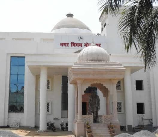 गोरखपुर में पुराना गाउन पहनकर नवनिर्वाचित मेयर मंगलेश श्रीवास्तव लेंगे शपथ, नगर निगम के गठन से जुड़ी है परंपरा