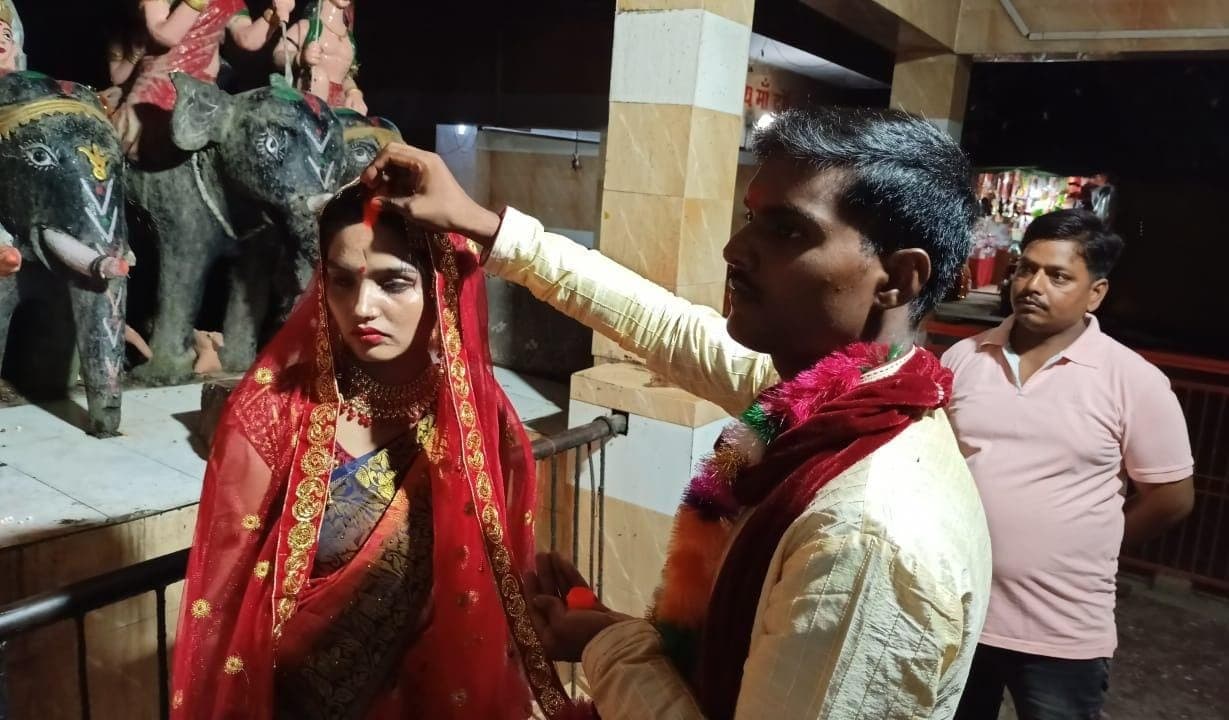 गोरखपुर में नशीली दवा कारोबारियों के हौसले बुलंद, साथियों को छुड़ाने रिश्वत लेकर पहुंचा युवक, गिरफ्तार