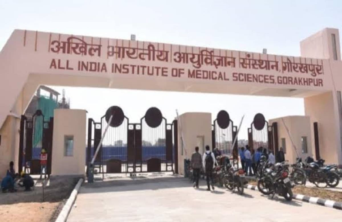 Gorakhpur News: गीता प्रेस में धर्म के साथ संस्कार भी, प्रकाशित होने वाली पुस्तकों की है लंबी लिस्ट