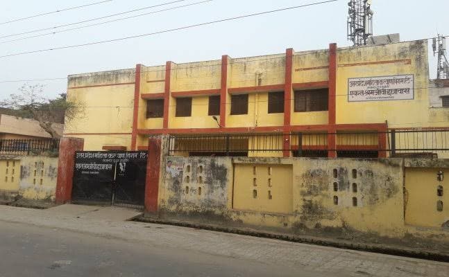 गोरखपुर: जिला जज ने एसपी सिटी और एडीएम के साथ बाल संप्रेक्षण गृह का किया निरीक्षण, मिले 22 मोबाइल फोन