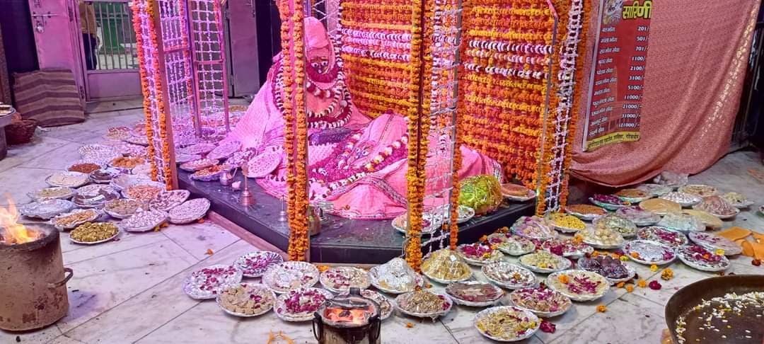 Govardhan Puja 2022: गोवर्धन पूजा के लिए धर्म नगरी मथुरा पहुंचे लाखों भक्तजन