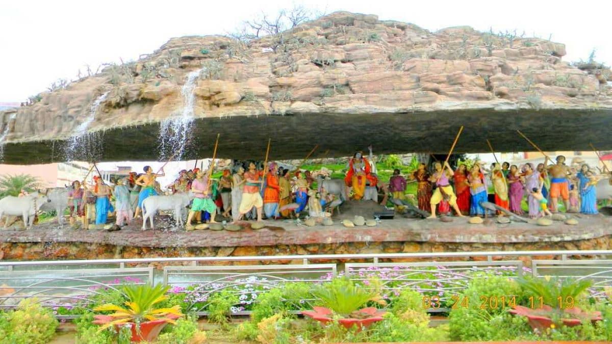 Govardhan Puja 2022: गोबर से क्यों बनाया जाता है गोवर्धन, कब से हुई थी शुरुआत