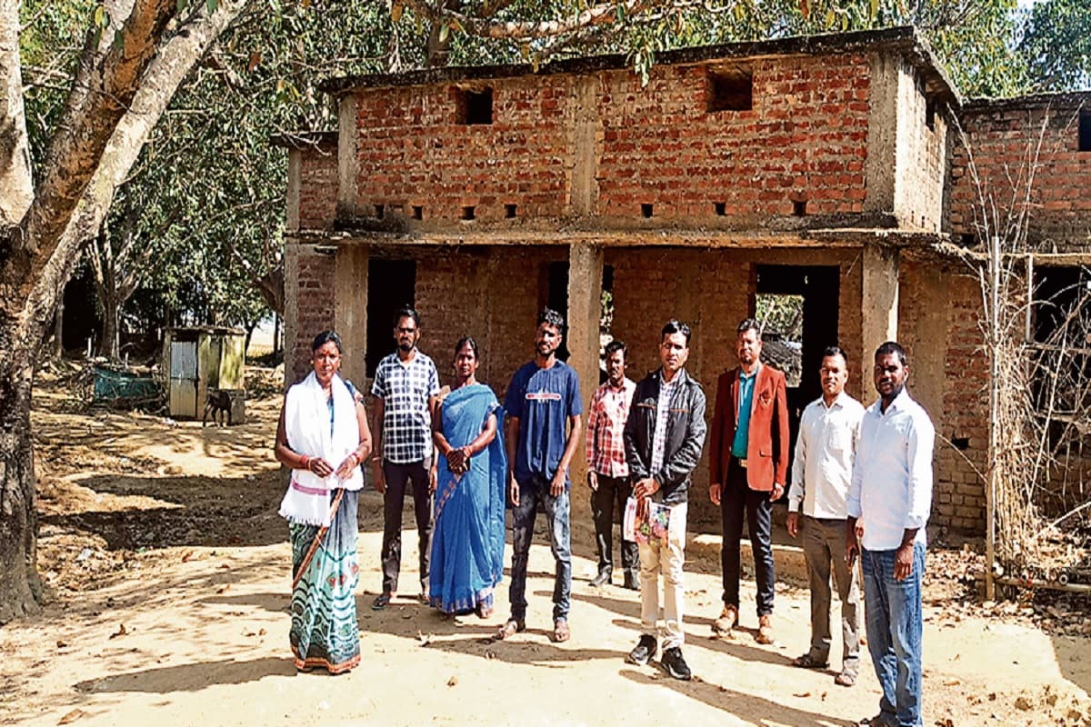 Jharkhand News: गुमला के इस गांव में सरकार द्वारा संचालित सभी योजनाएं चढ़ी भ्रष्टाचार के भेंट