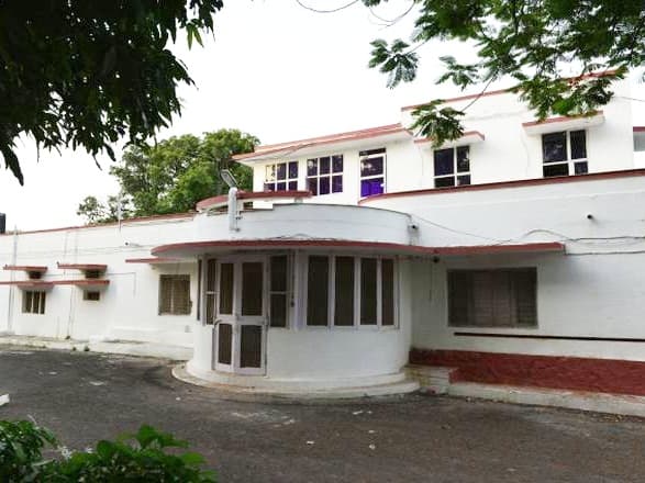 मध्यप्रदेश में पूर्व मंत्रियों को सरकारी बंगला खाली करने का आदेश, गरमायी सियासत