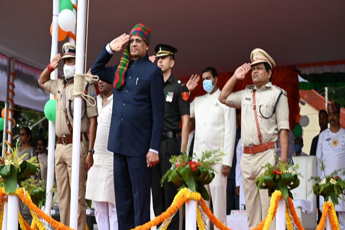 Independence Day 2022: झंडोत्तोलन कर बोले राज्यपाल रमेश बैस, दुमका एयरपोर्ट से जल्द शुरू होगी विमान सेवा Independence Day 2022: झंडोत्तोलन कर बोले राज्यपाल रमेश बैस, दुमका एयरपोर्ट से जल्द शुरू होगी विमान सेवा