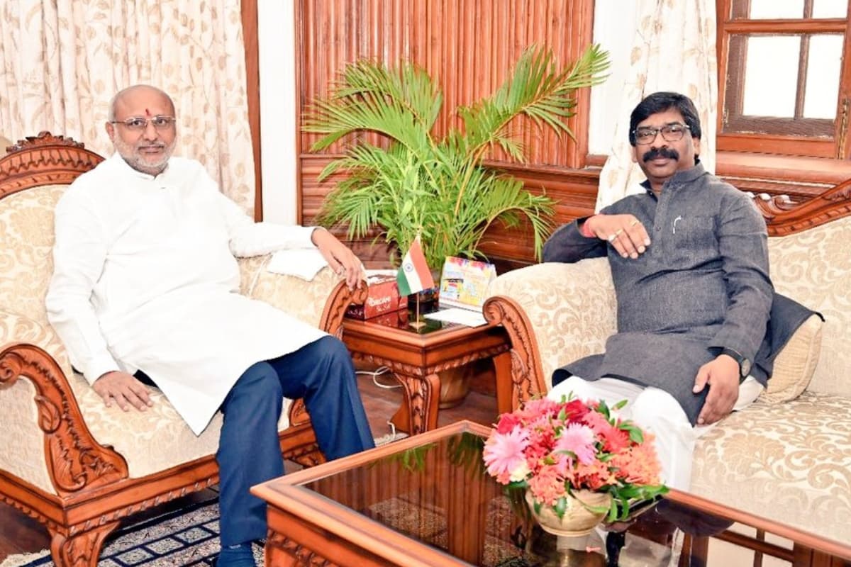 झारखंड के राज्यपाल सीपी राधाकृष्णन से मिले सीएम हेमंत सोरेन, वीसी-प्रोवीसी की नियुक्ति को लेकर हुई बात