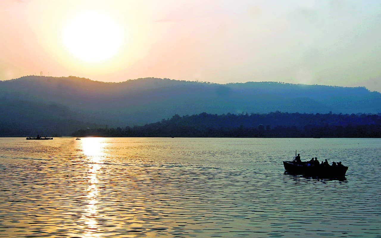 Tourism: हिमाचल की गोद में फैली नीले हरे गोबिंद सागर की आभा पर्यटकों को है लुभाता