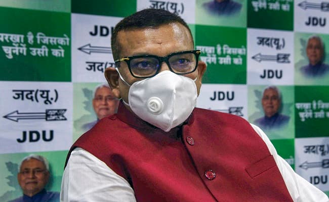 नीतीश कुमार की पार्टी जदयू में शामिल हुए बिहार के पूर्व डीजीपी गुप्तेश्वर पांडेय ने चुनाव लड़ने के सवाल पर दी ये प्रतिक्रिया, आप भी जानिए नीतीश कुमार की पार्टी जदयू में शामिल हुए बिहार के पूर्व डीजीपी गुप्तेश्वर पांडेय ने चुनाव लड़ने के सवाल पर दी ये प्रतिक्रिया, आप भी जानिए