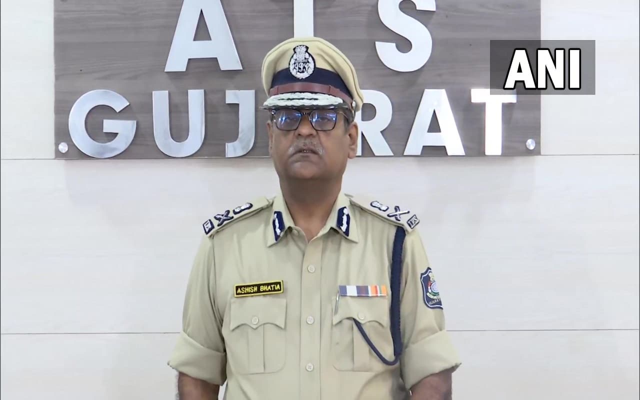 गुजरात ATS की बड़ी कार्रवाई! रिटायर IPS अधिकारी से 8 करोड़ वसूलने की कोशिश करने के आरोप में 5 गिरफ्तार
