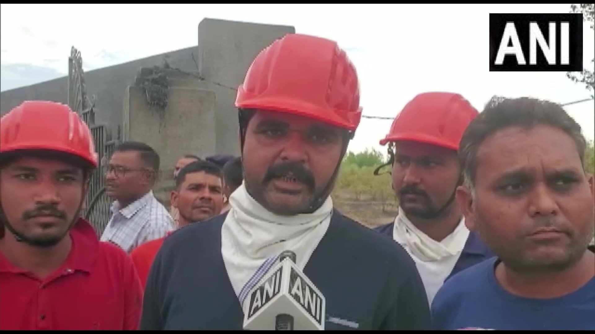 गुजरात: अरावली में पटाखा फैक्ट्री में आग लगने से चार मजदूर जिंदा जले