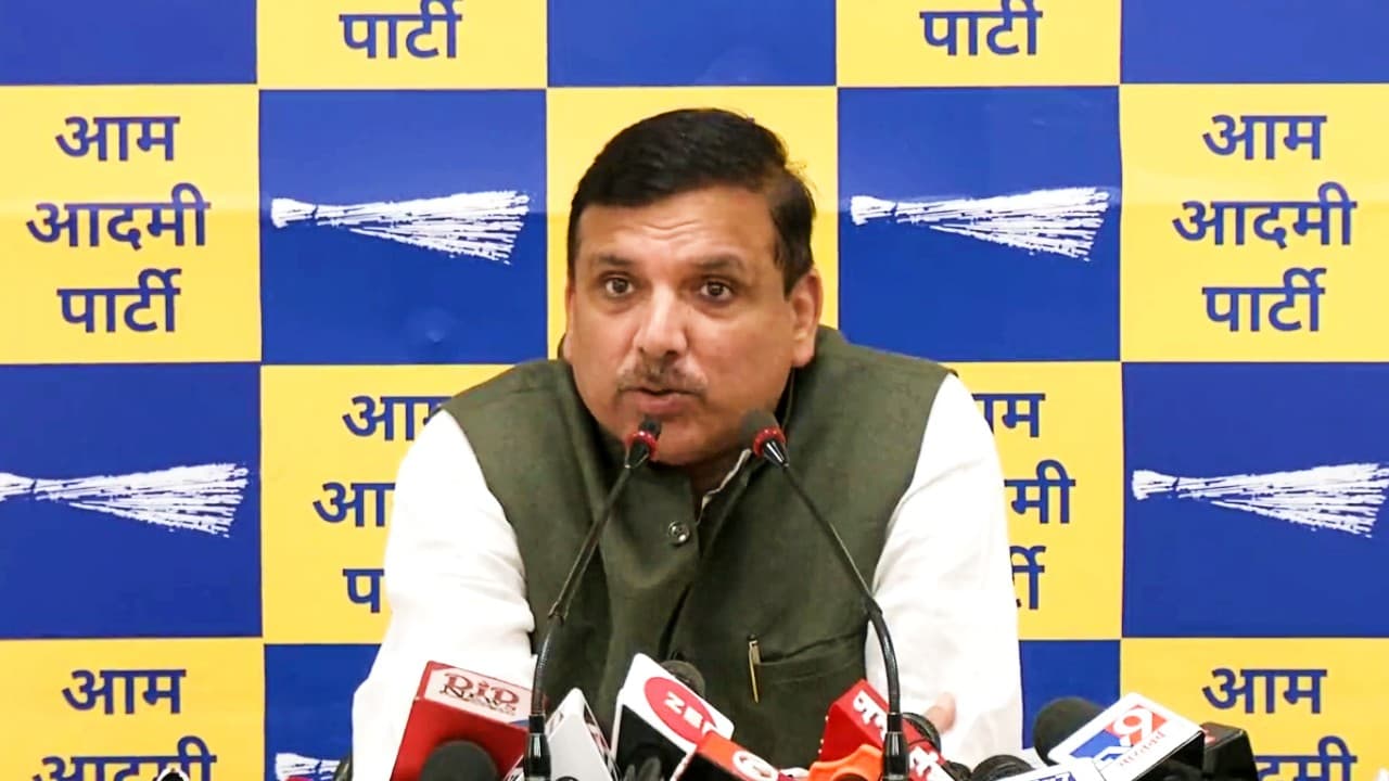 Gujarat Hooch Tragedy: गुजरात में जहरीली शराब से 28 लोगों की मौत पर संजय सिंह ने भाजपा को आड़े हाथ लिया