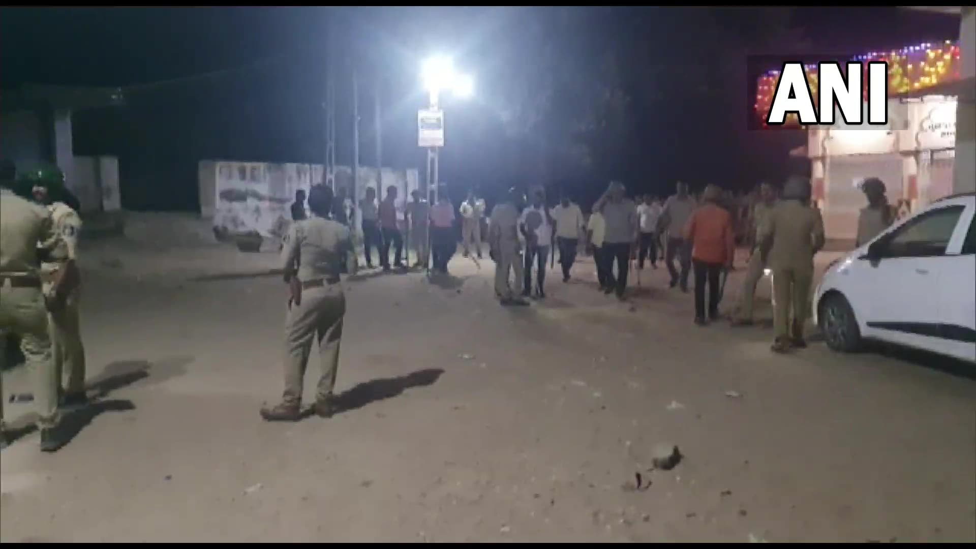 गुजरात के खेड़ा में नवरात्रि समारोह के दौरान पथराव, वडोदरा में झड़प, पुलिस ने दी ये जानकारी