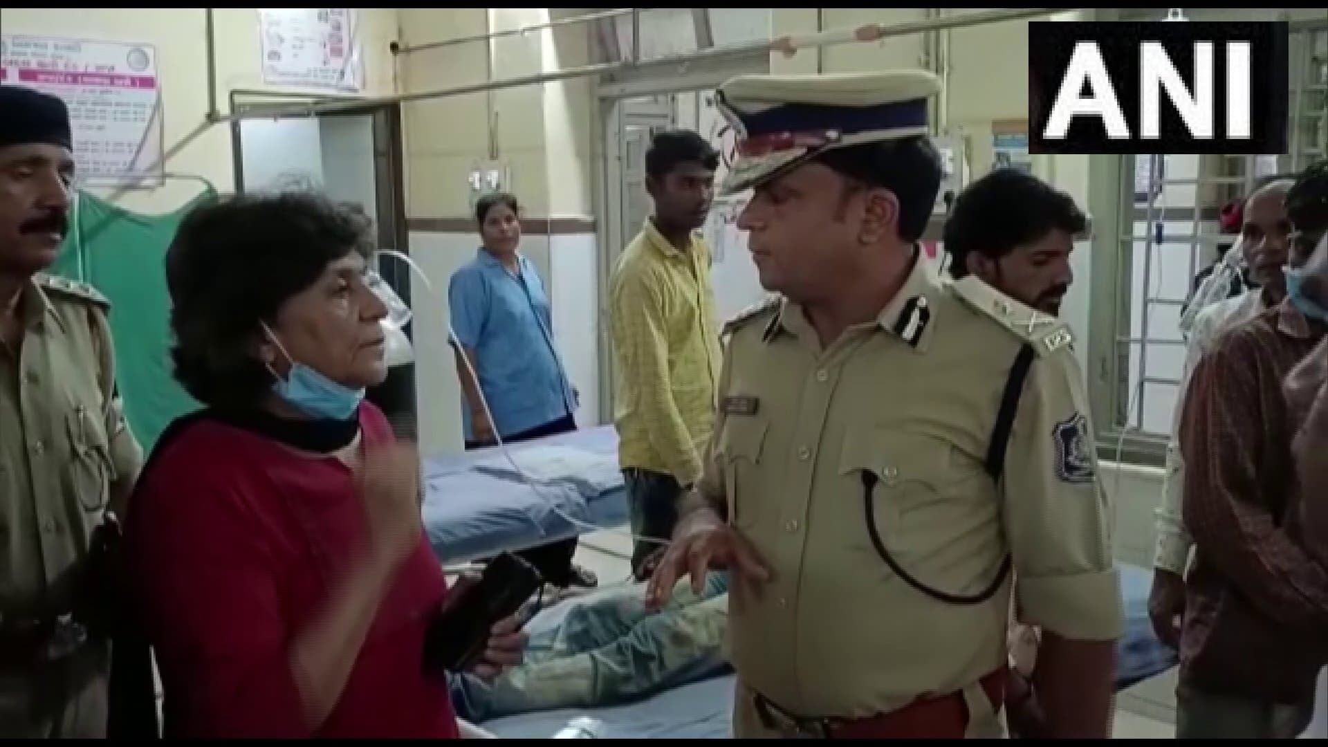 गुजरात में जहरीली शराब पीने से 21 की मौत, अरविंद केजरीवाल पीड़ितों से अस्पताल में करेंगे मुलाकात