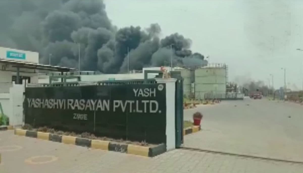 गुजरात: वडोदरा में पटाखा जलाने को लेकर दो गुटों के बीच भड़की हिंसा, पुलिस ने 20 लोगों को किया गिरफ्तार