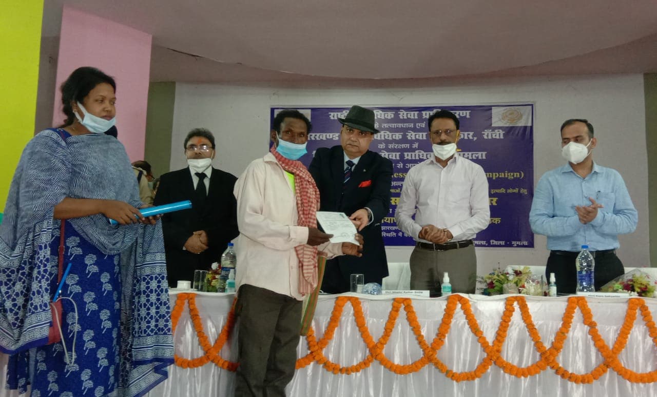 Jharkhand News : नक्सलवाद, आंजनधाम और शिक्षा पर क्या बोले झारखंड हाईकोर्ट के जज डॉ एसएन पाठक