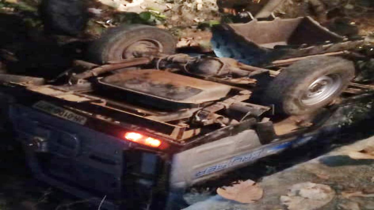 मुरादाबाद से रामपुर जा रही तेज रफ्तार कार पेड़ से जा टकराई, 6 लोगों की मौत, तीन घायल