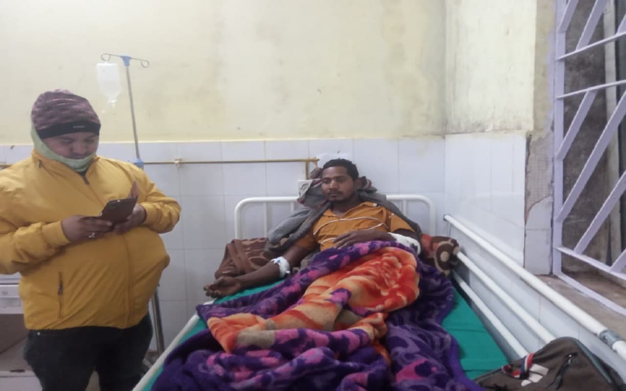 Jharkhand News: झारखंड के गुमला में जंगली सूकर से भिड़ी बहादुर महिला, जान पर खेलकर बचायी पति की जिंदगी